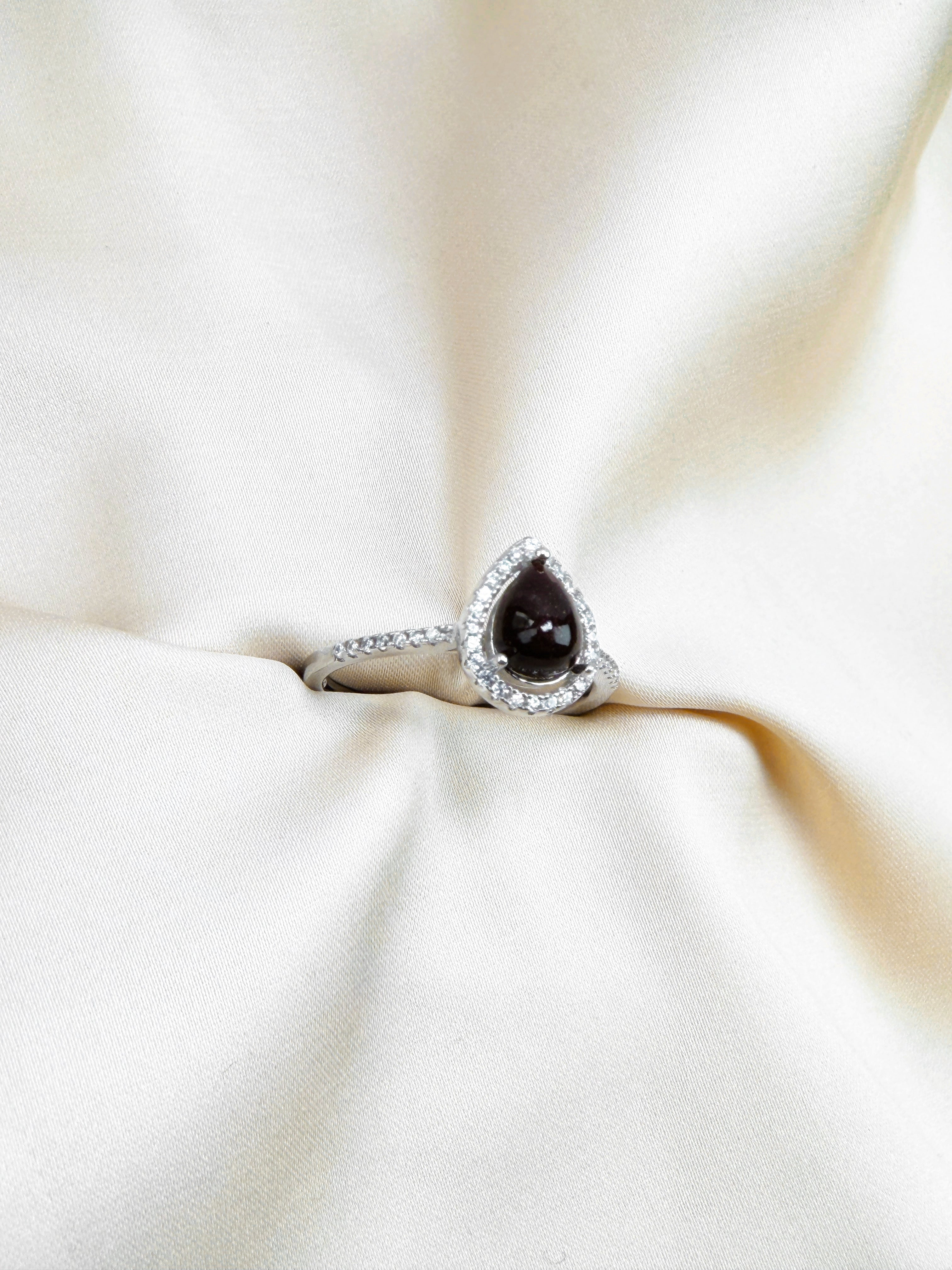 Stellara Halo Ring