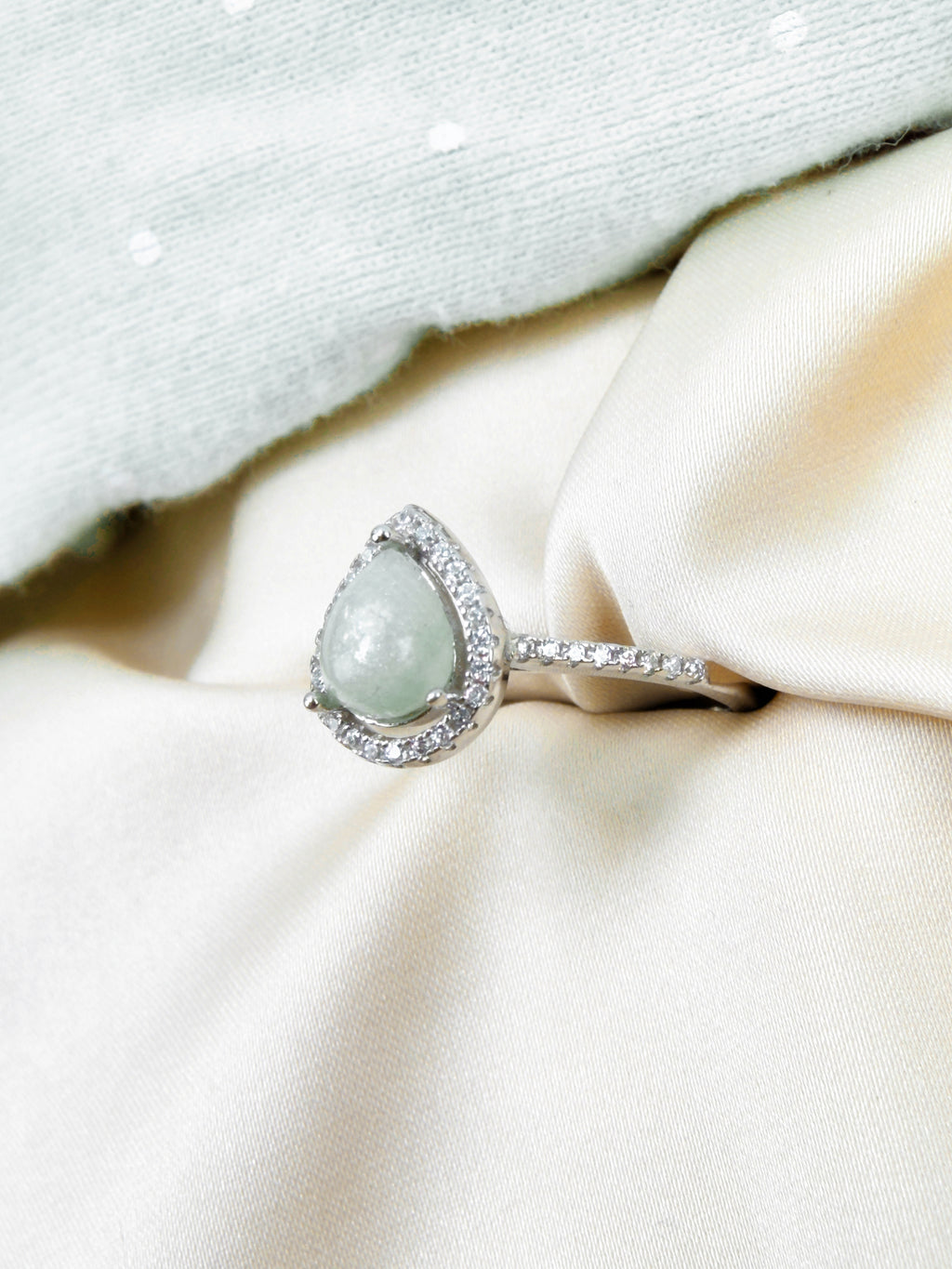 Stellara Halo Ring
