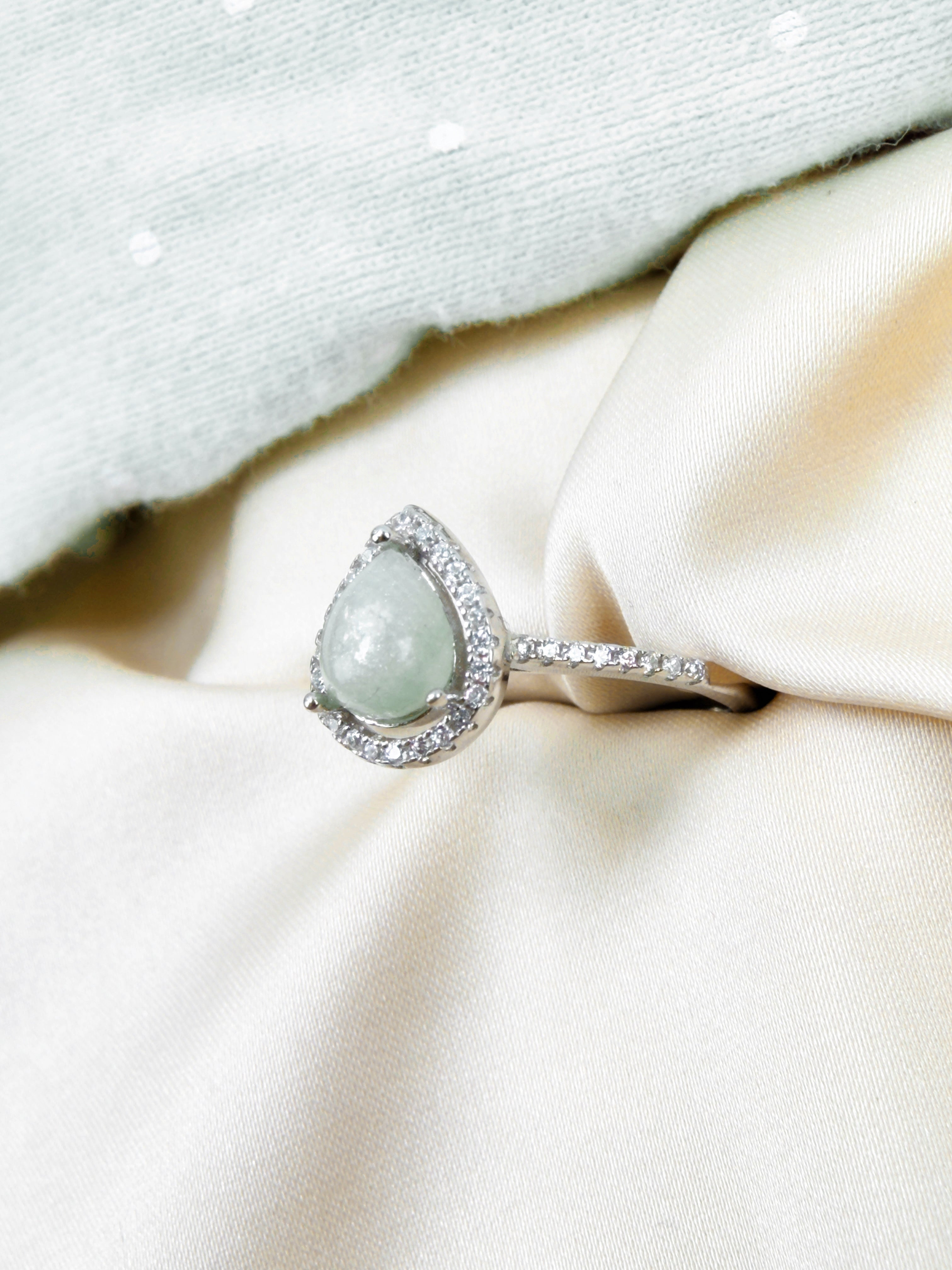 Stellara Halo Ring