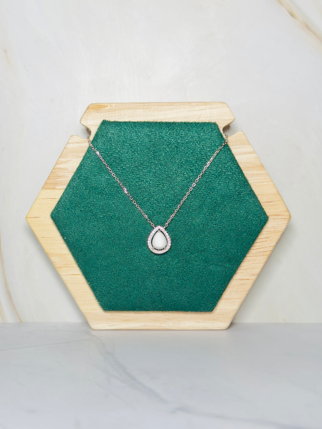 Stellara Halo Necklace