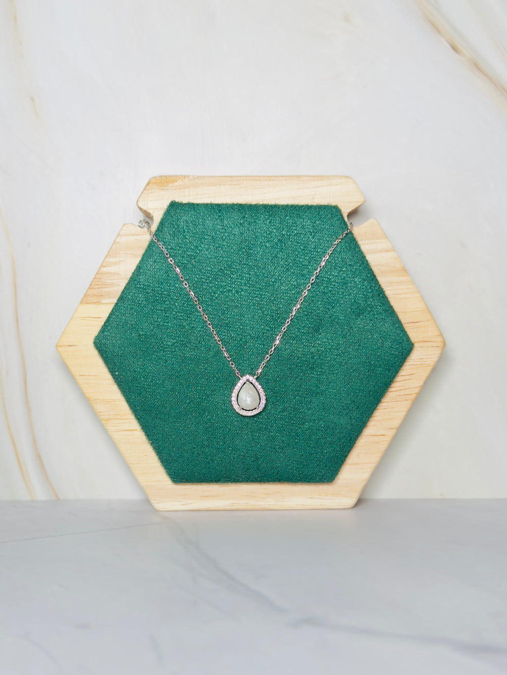 Stellara Halo Necklace