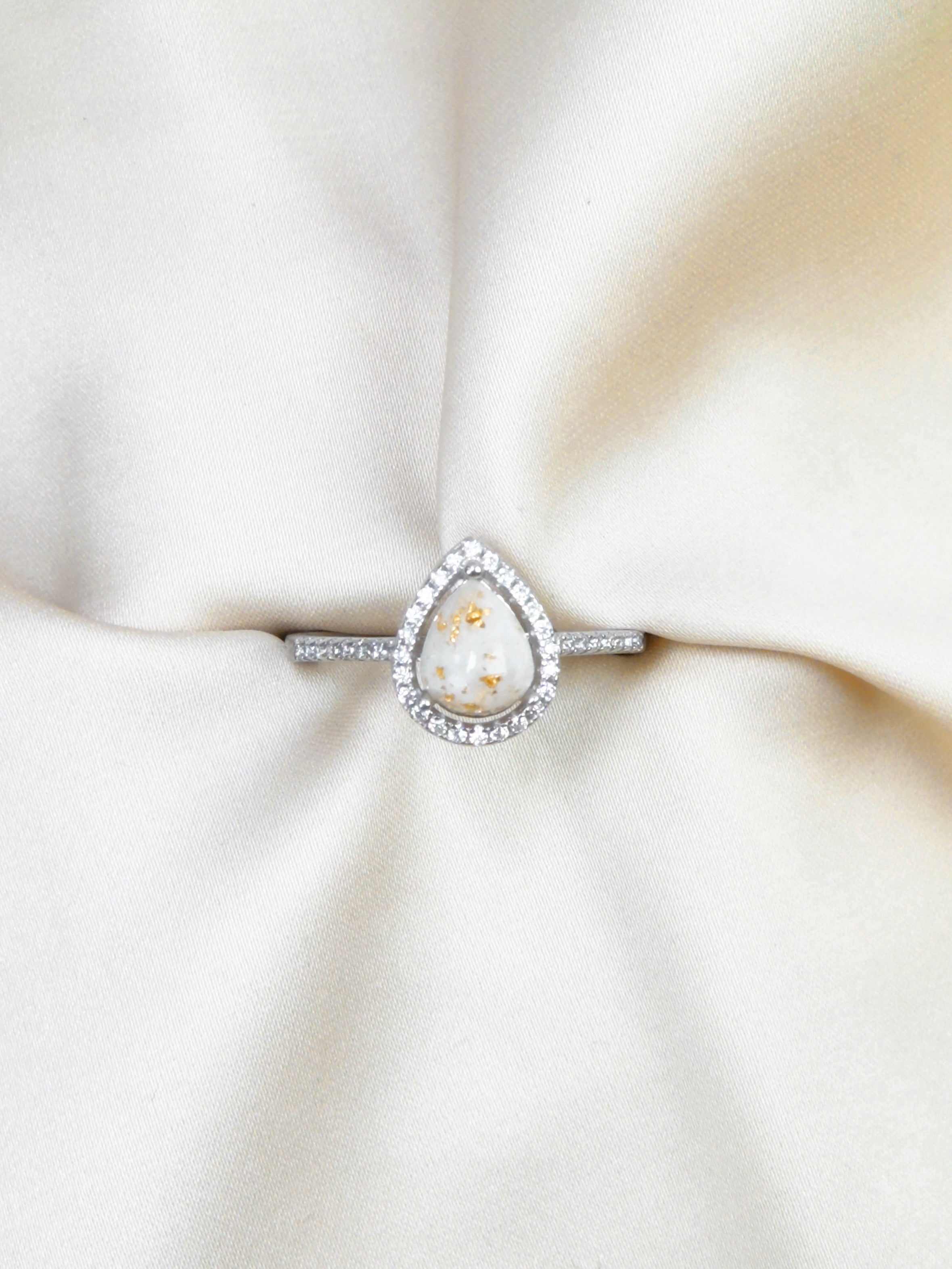 Stellara Halo Ring