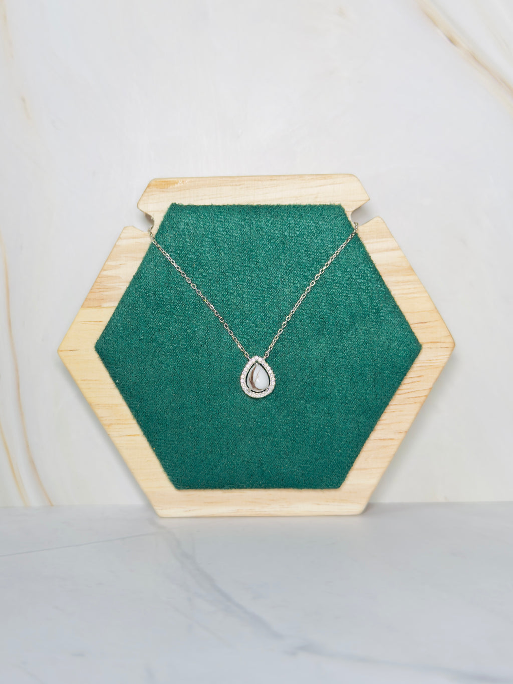 Stellara Halo Necklace