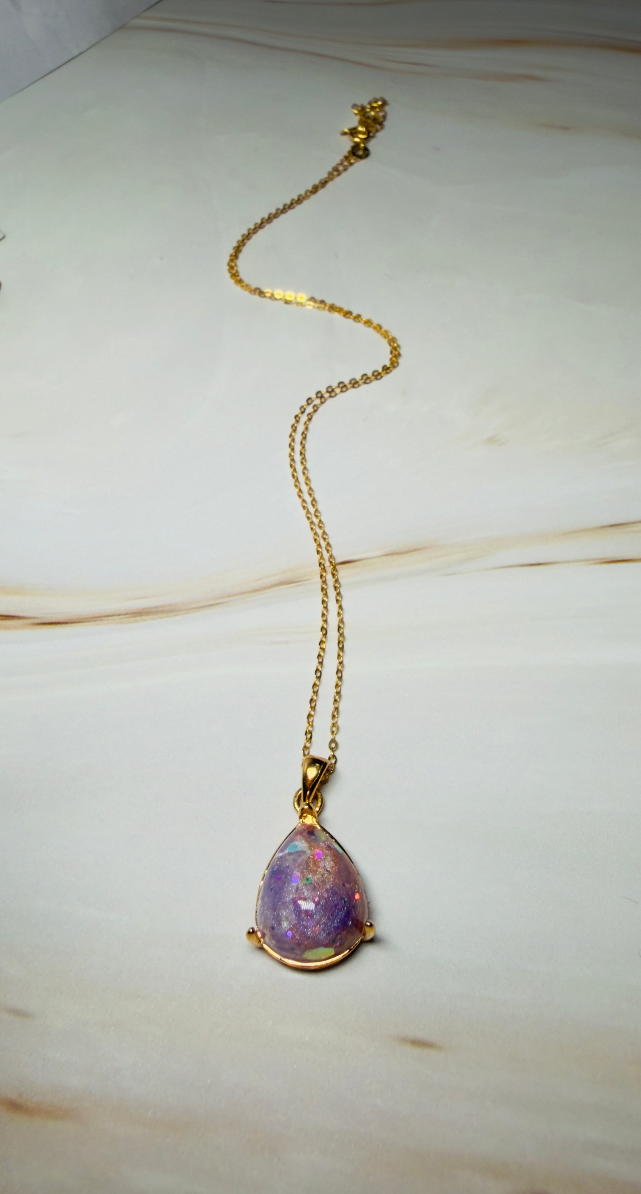 Collar de lágrima Solace