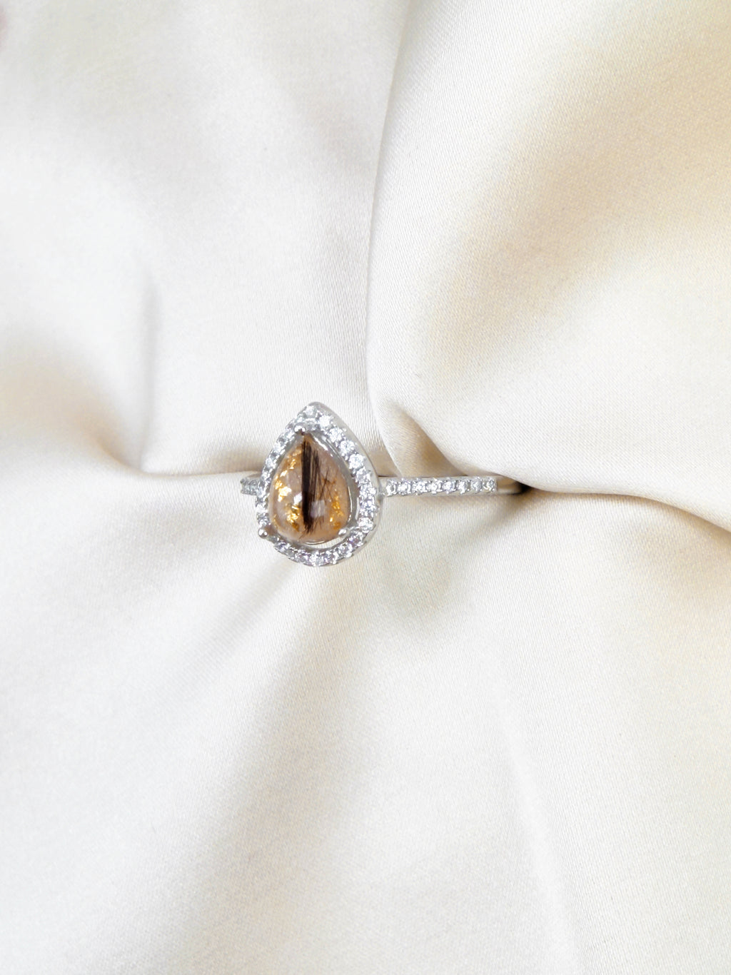 Stellara Halo Ring