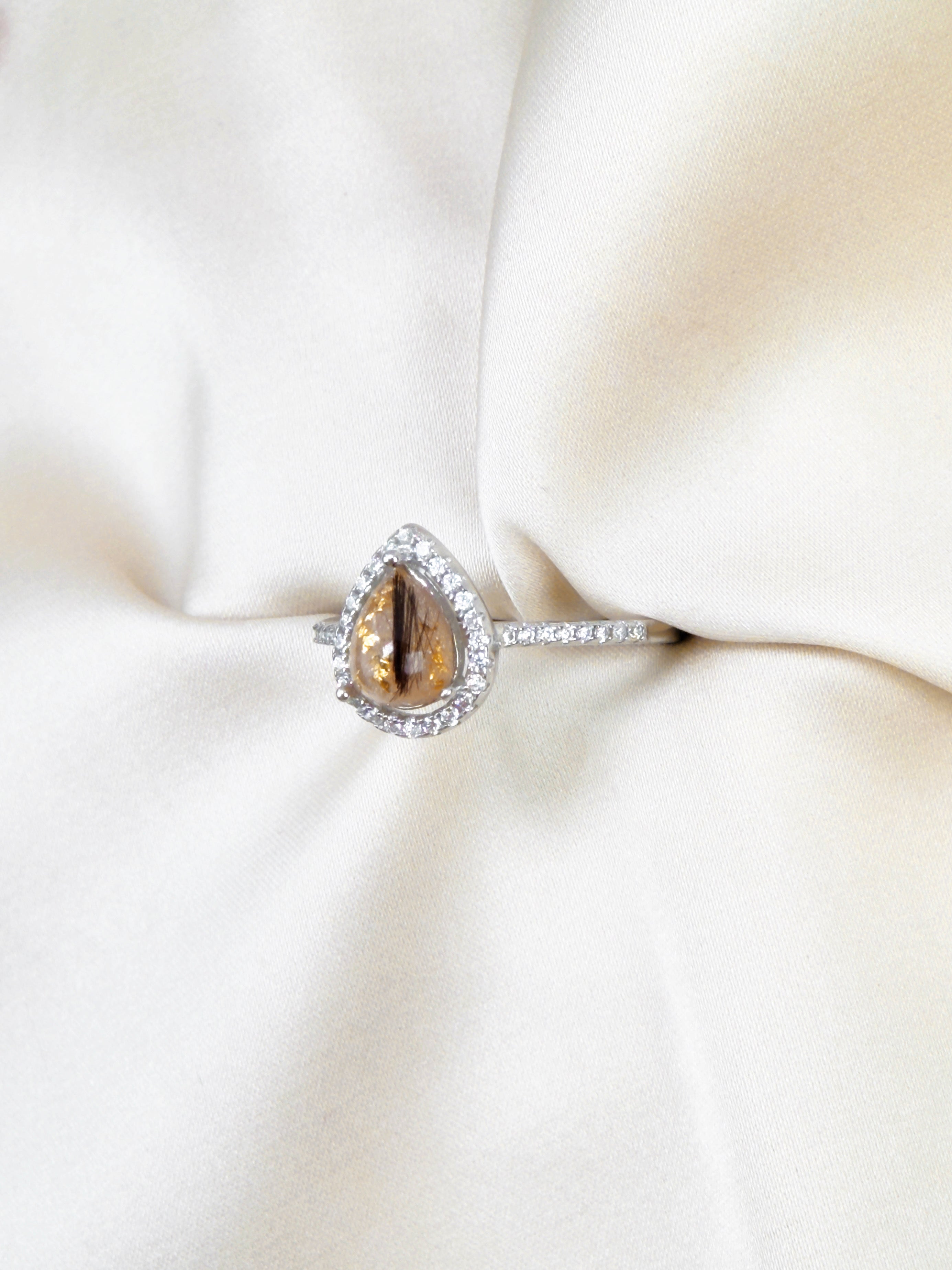 Stellara Halo Ring