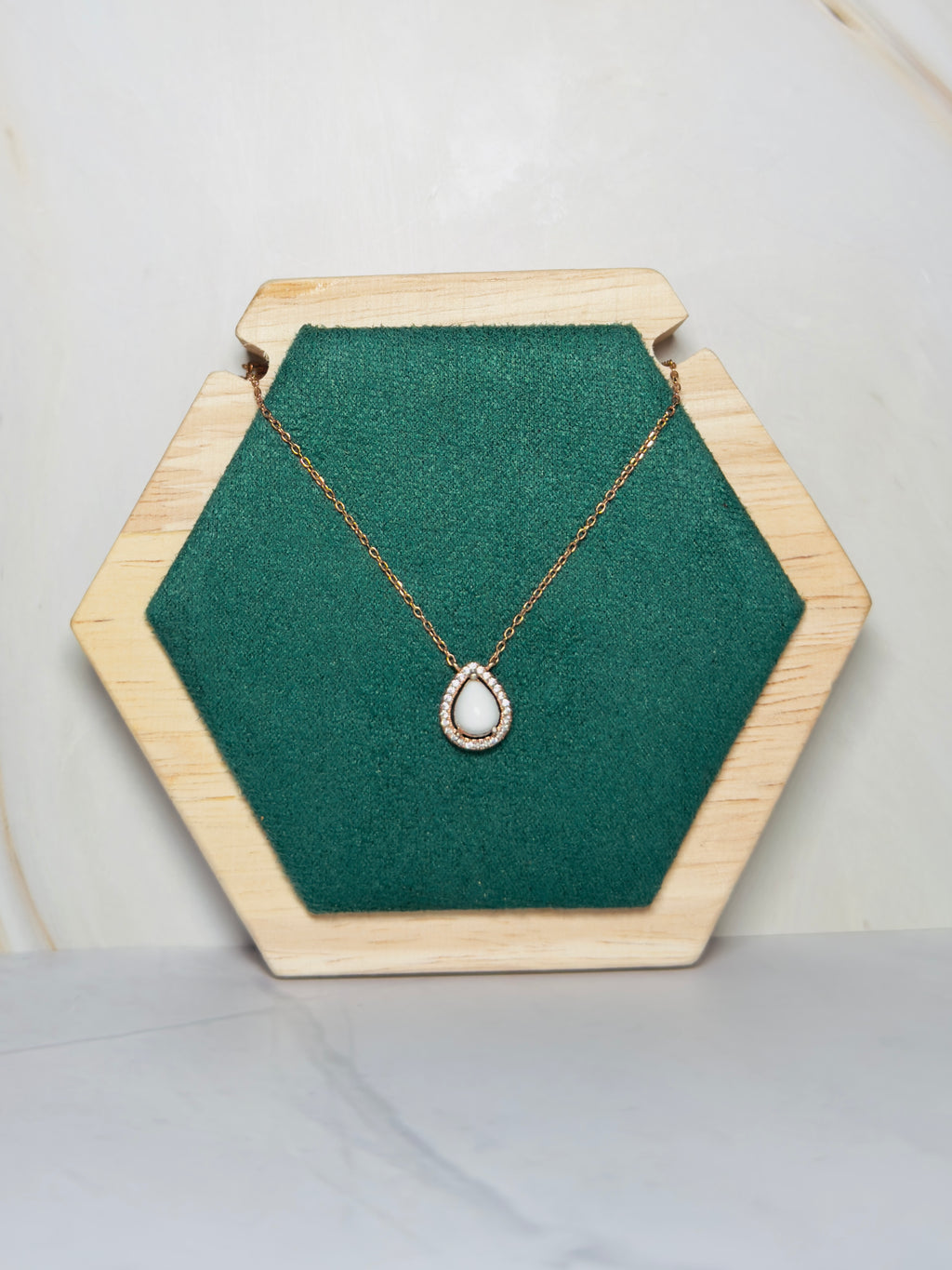 Stellara Halo Necklace