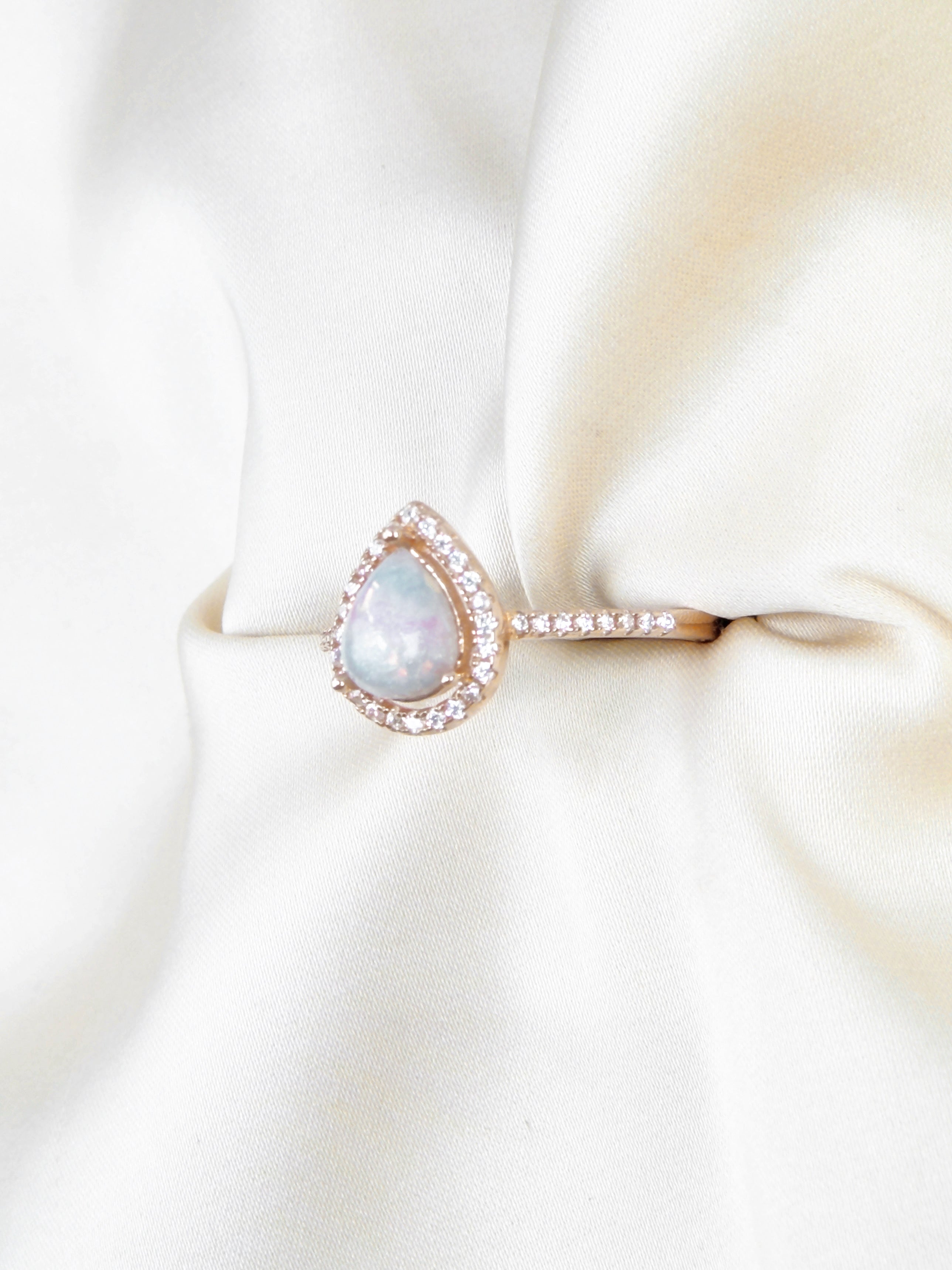 Stellara Halo Ring