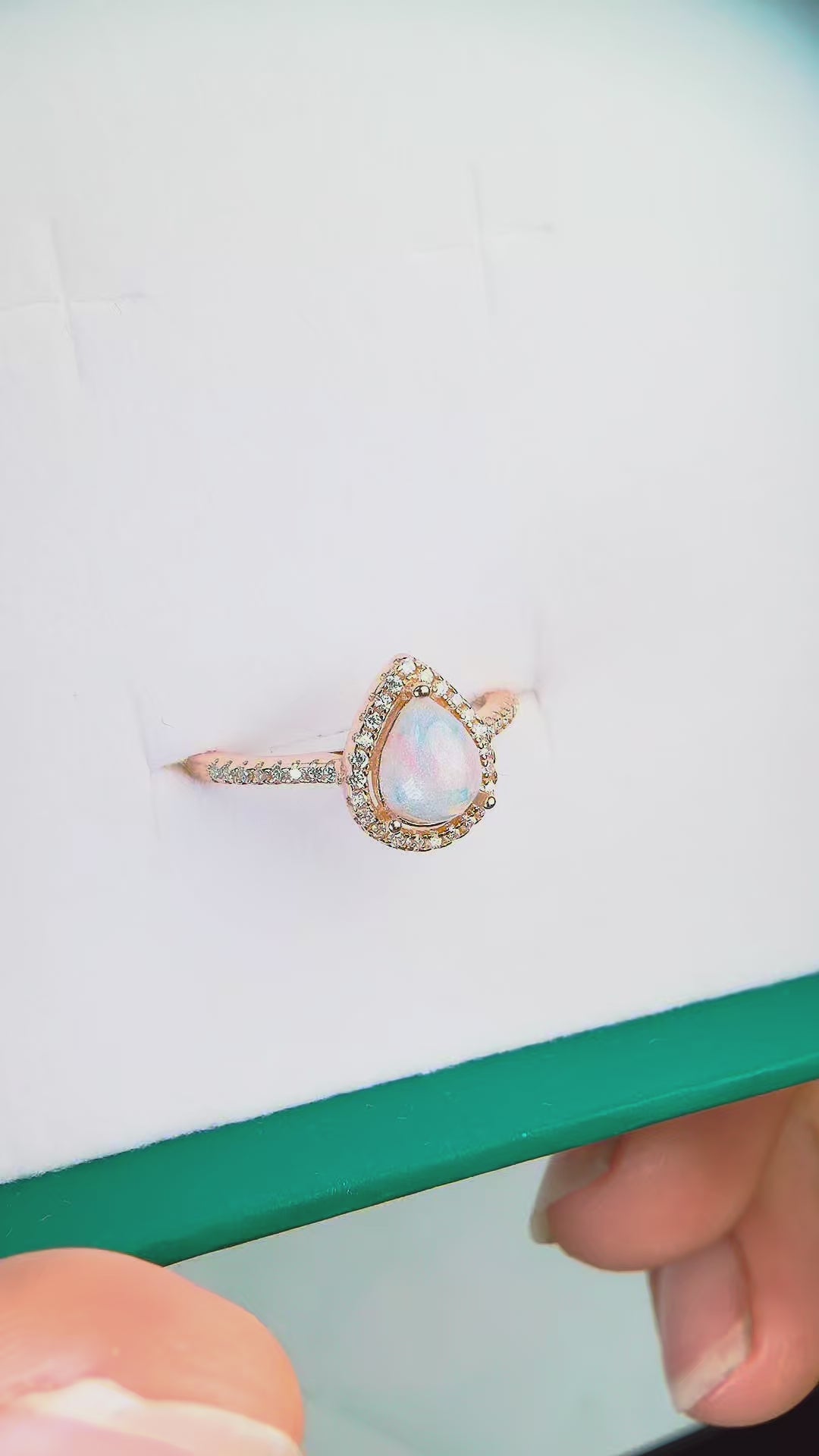 Stellara Halo Ring